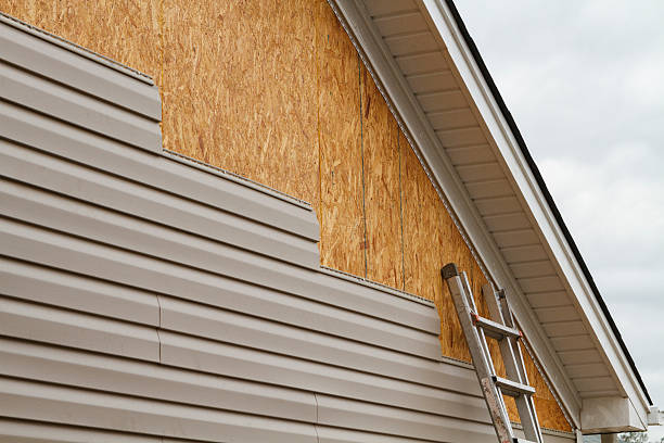 Professional Siding Inspection technician working in Pope Army Airfield, NC
